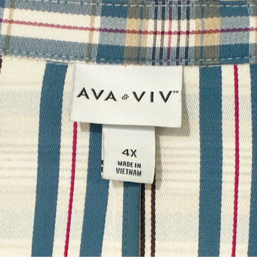 Plaid Single-Breasted Blazer in Blue & Cream - Picture 4 of 6